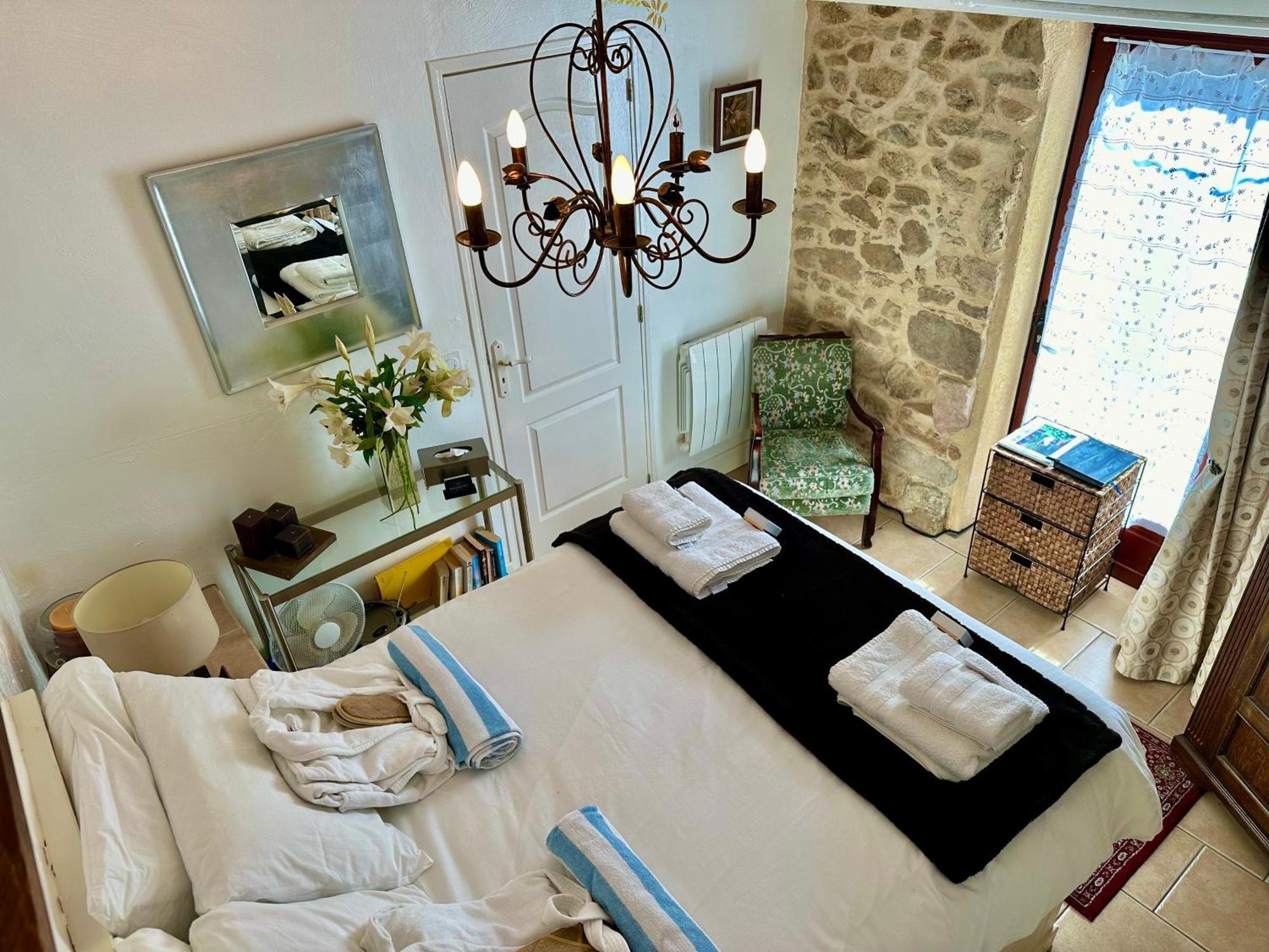 Villa A Bois Mort à Gourgé Extérieur photo