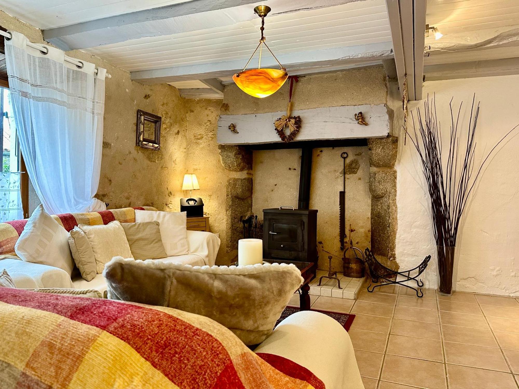 Villa A Bois Mort à Gourgé Extérieur photo